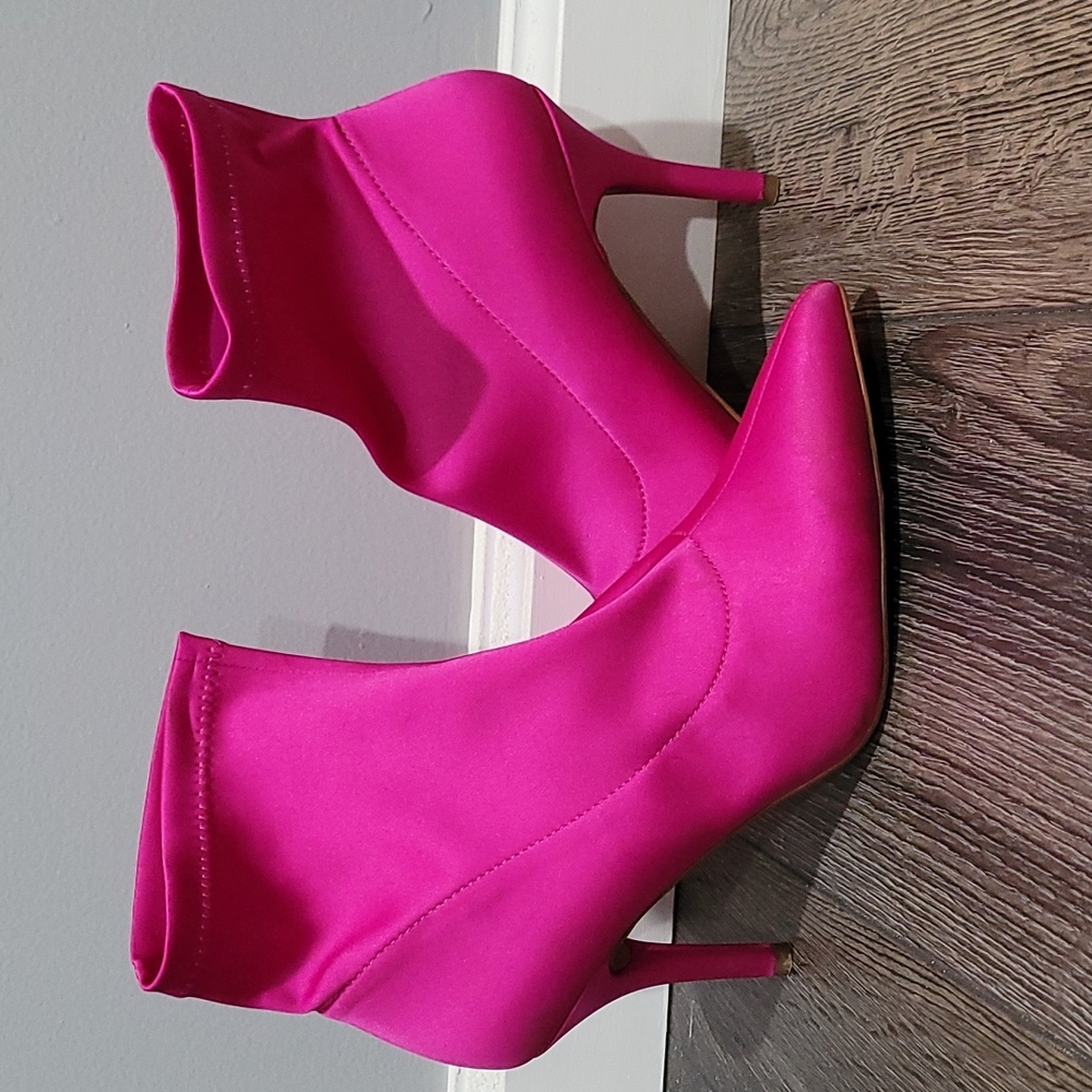 Inc Deep Fuchsia View 6